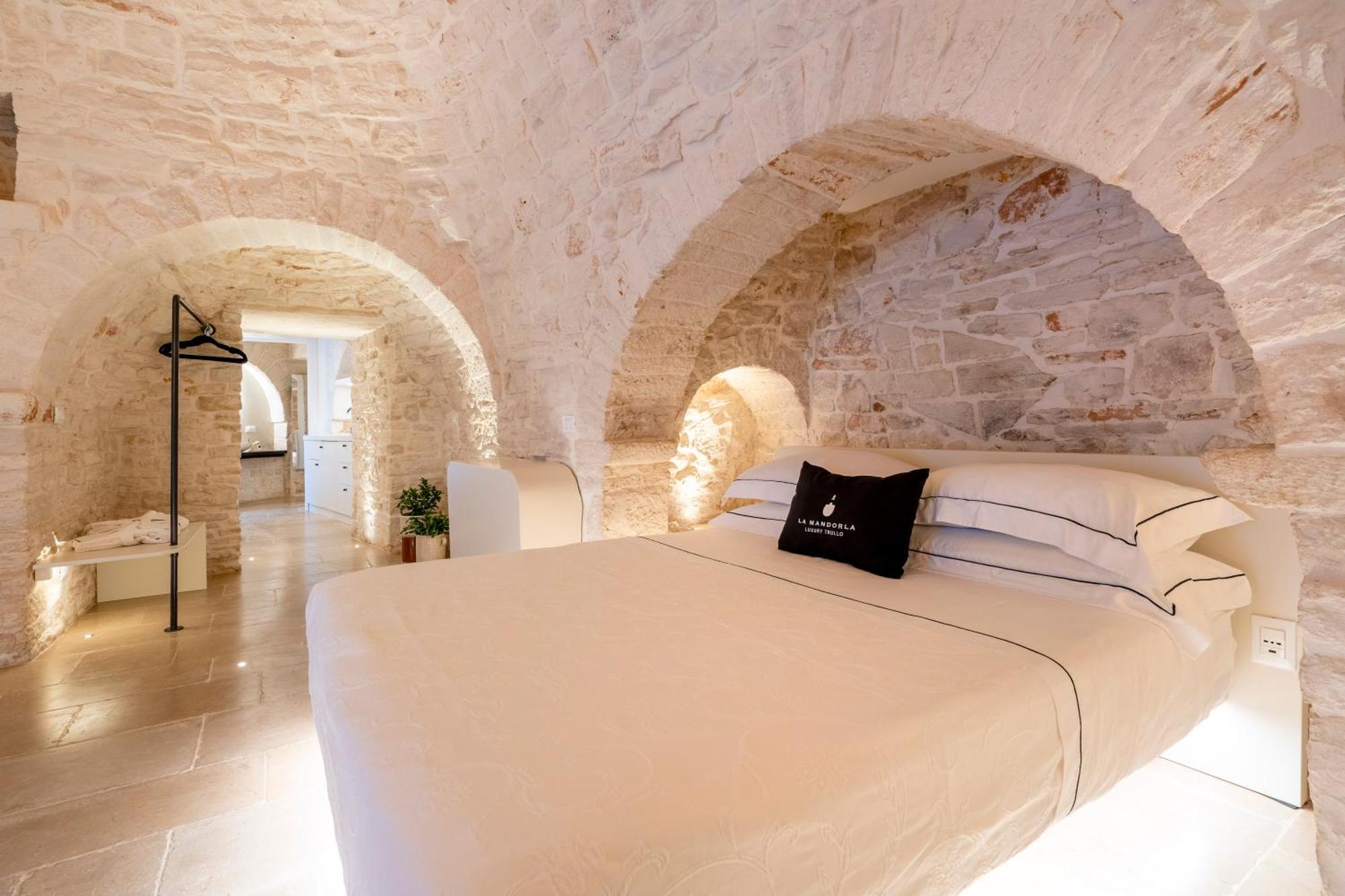 La Mandorla Luxury Trullo Bed & Breakfast Alberobello Luaran gambar